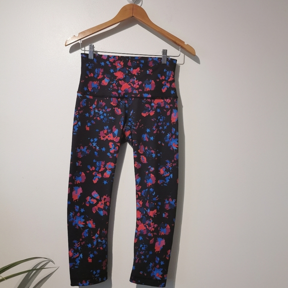 Lululemon size 8 mint condition retired wunder under high rise - Picture 5 of 11